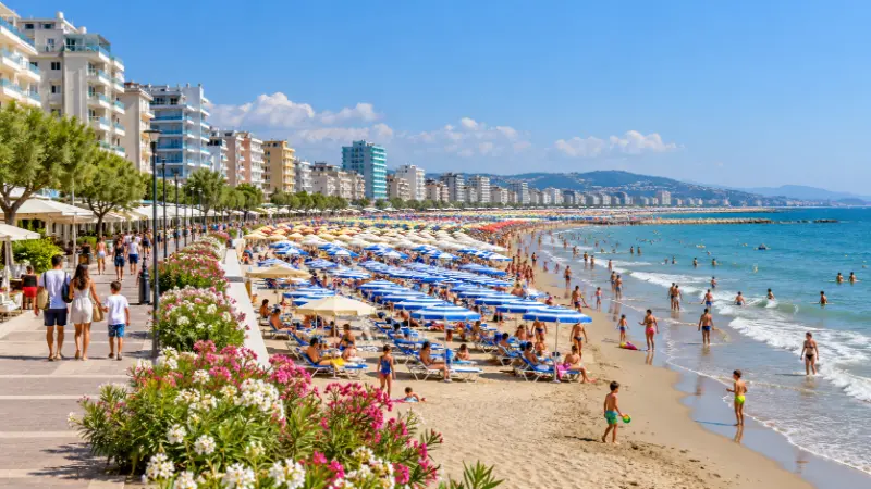 Rimini con neonati e bambini fino a 3 anni: spiagge, hotel e servizi pratici